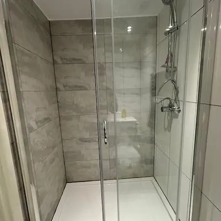 Cozy Apartment, Free Parking Apartment *